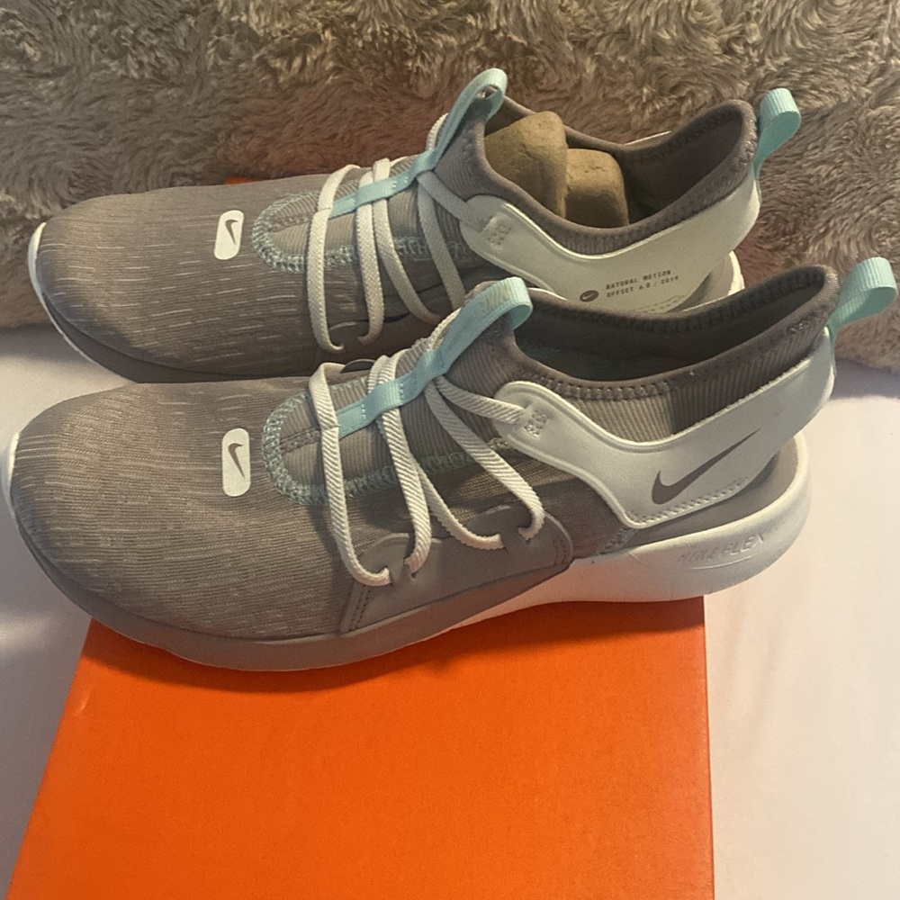 Women's Nike Flex Contact 3. US Size 9.5. - Picture 3 of 7